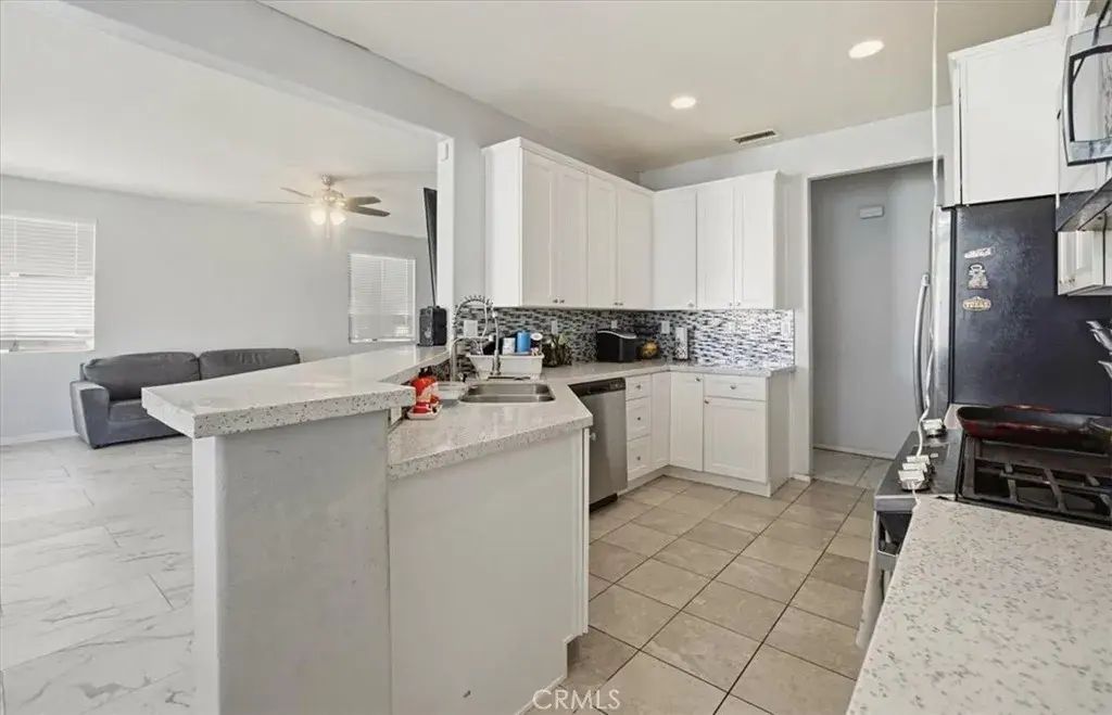 11758 Galewood, Adelanto