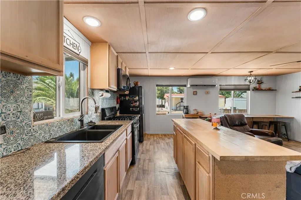 1724 Sandra, Rosamond