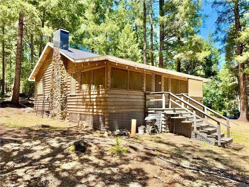 9520 Oak Place, Cobb