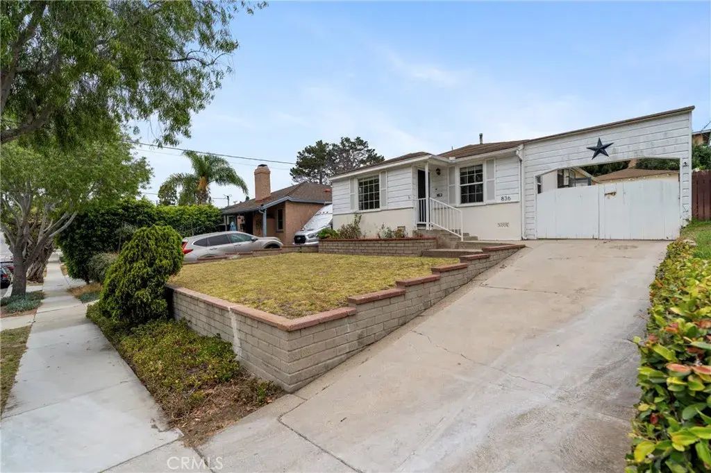 836 Eucalyptus Drive, El Segundo