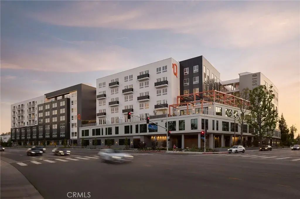 21010 Erwin Street 623, Woodland Hills