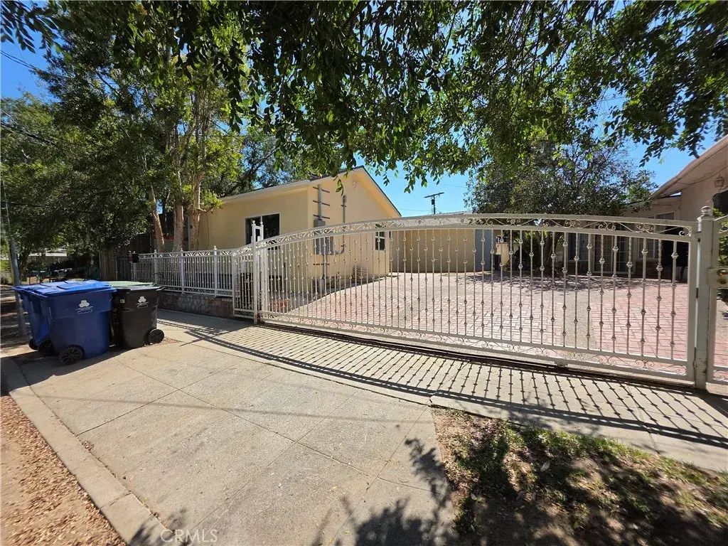 10849 N Swinton Avenue, Granada Hills