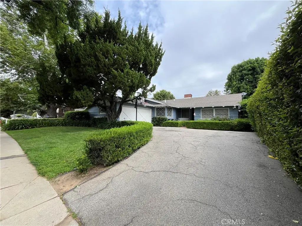 22607 Collins Street, Woodland Hills