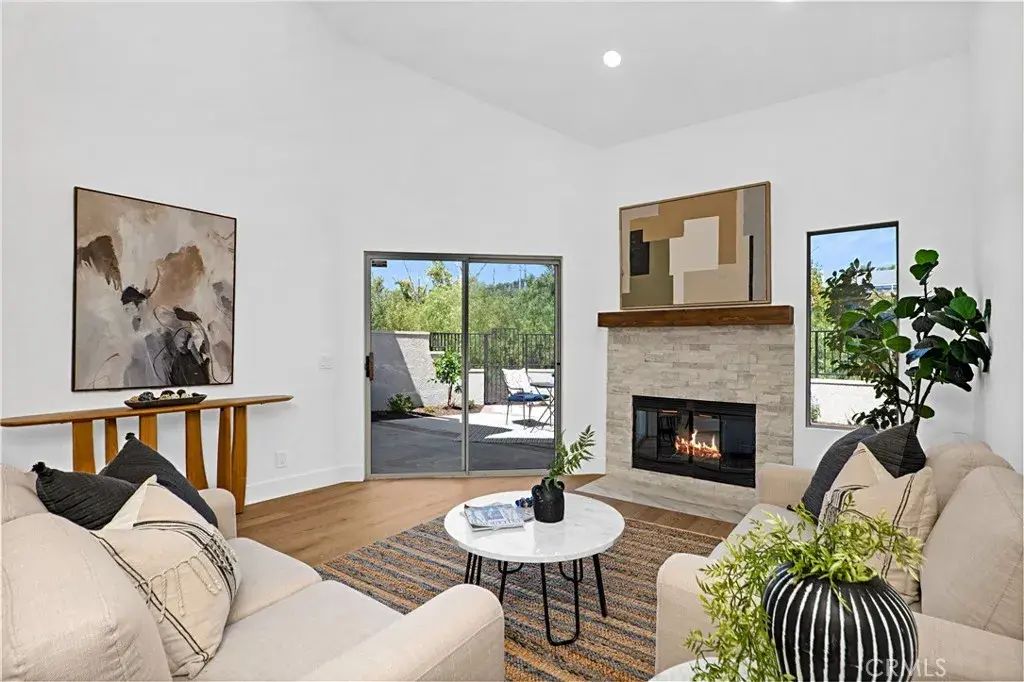 21944 Bahamas 56, Mission Viejo