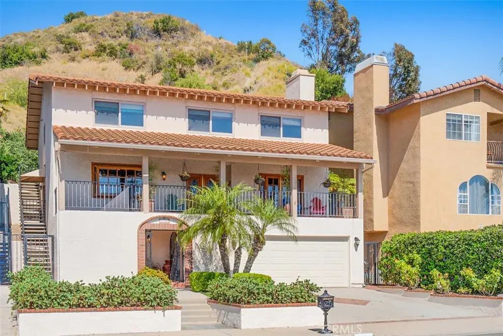 1746 Rudell Road, Burbank