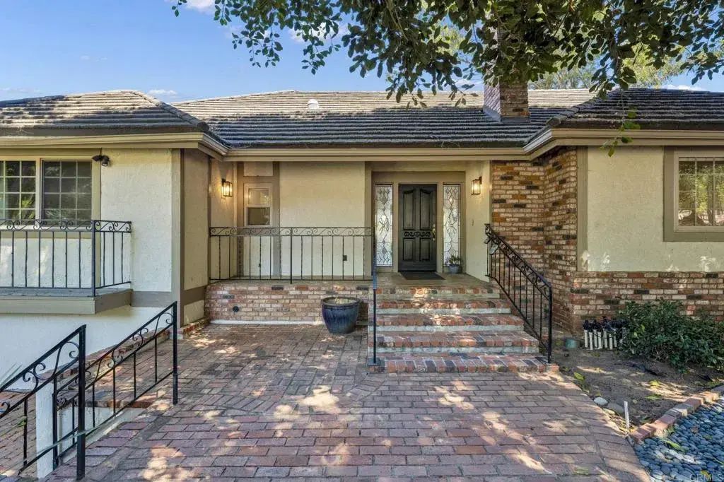 2730 Mountain View Drive, Escondido