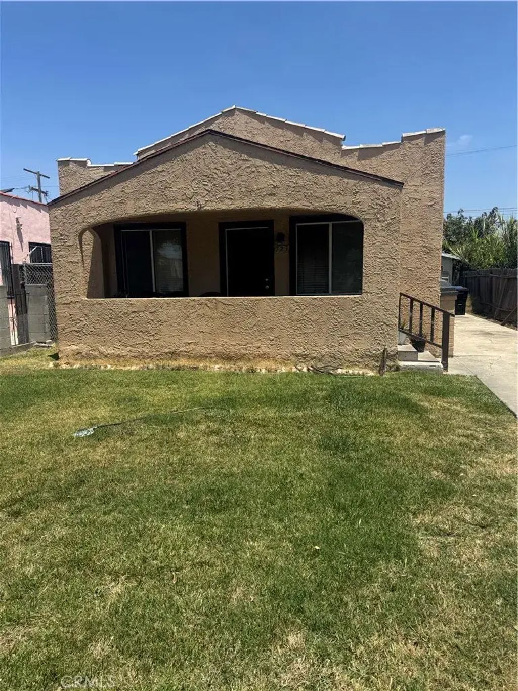 723 104th Place, Los Angeles
