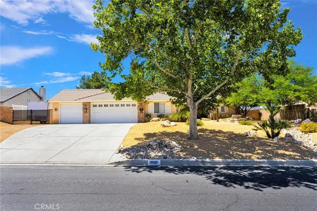 19581 Powhatan Rd, Apple Valley