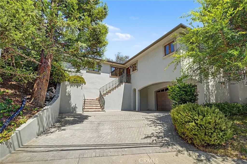 738 N Kenter Avenue, Brentwood