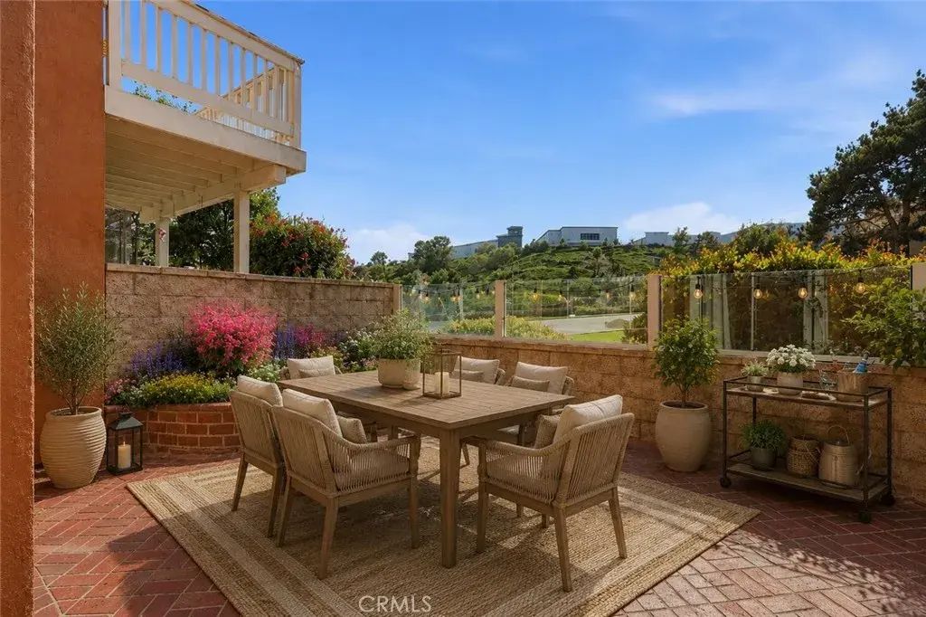 17 Gauguin, Aliso Viejo