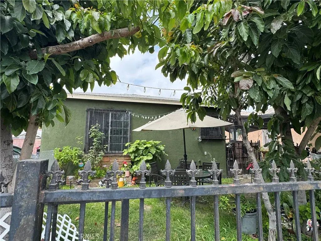5121 E 60th Street, Maywood
