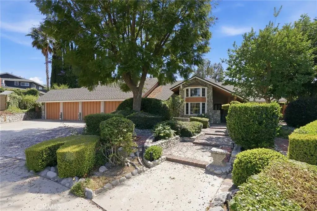 16682 Oakhurst, Yorba Linda
