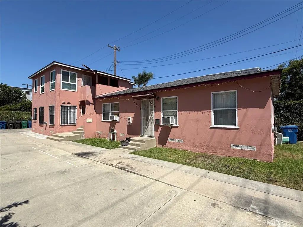 1111 Walnut, Long Beach