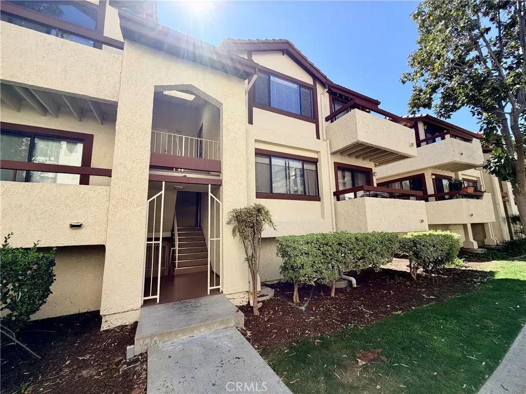 18105 Sundowner Way 978, Canyon Country