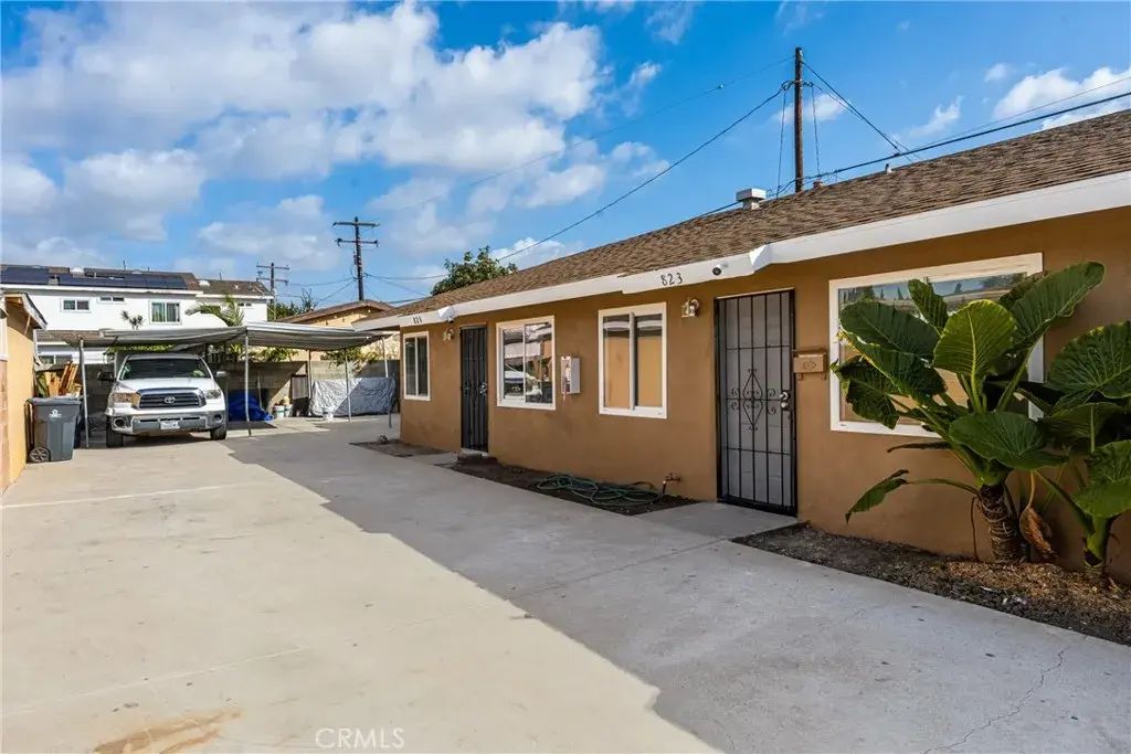 825 S Shelton Street, Santa Ana