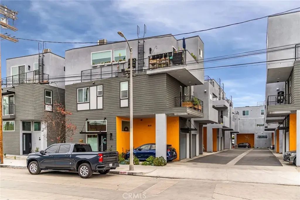 3032 N Coolidge, Los Angeles