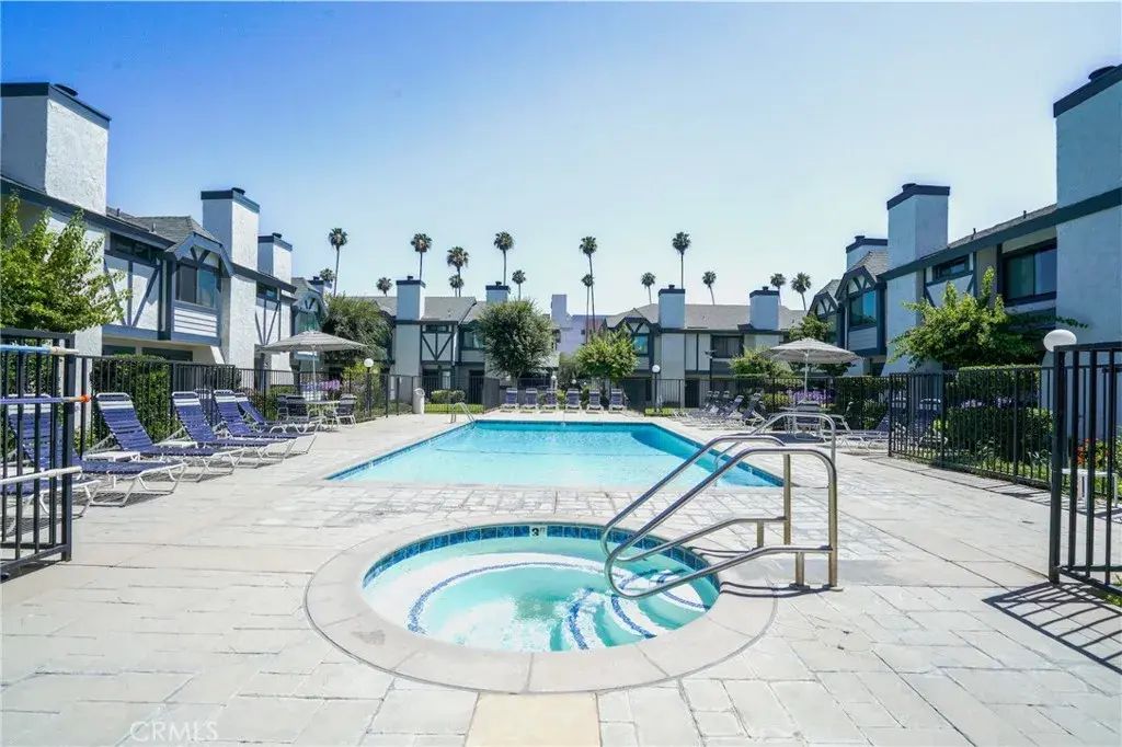 19231 Sherman Way 25, Reseda