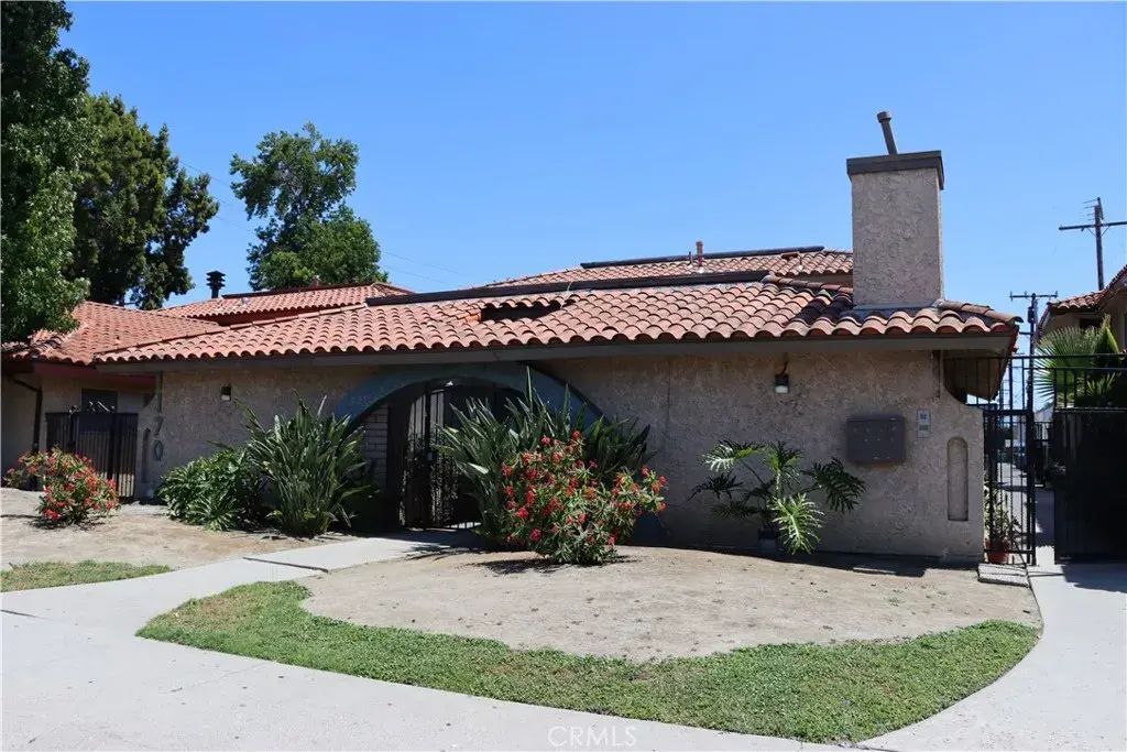 1170 E South Street, Long Beach