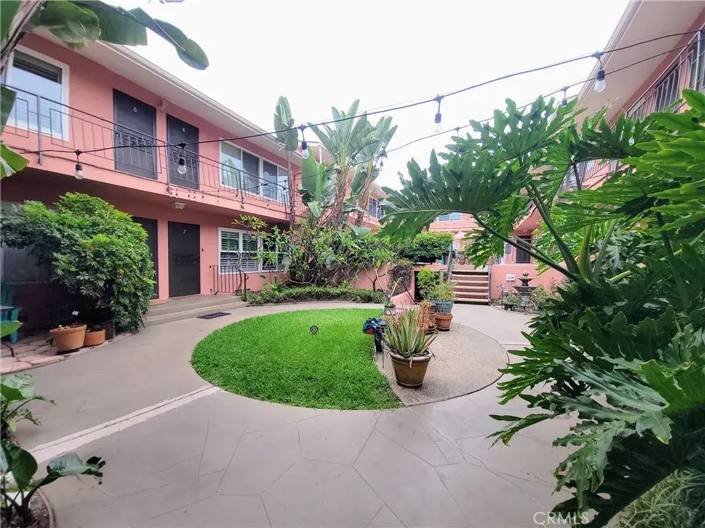 1023 E 1st 08, Long Beach