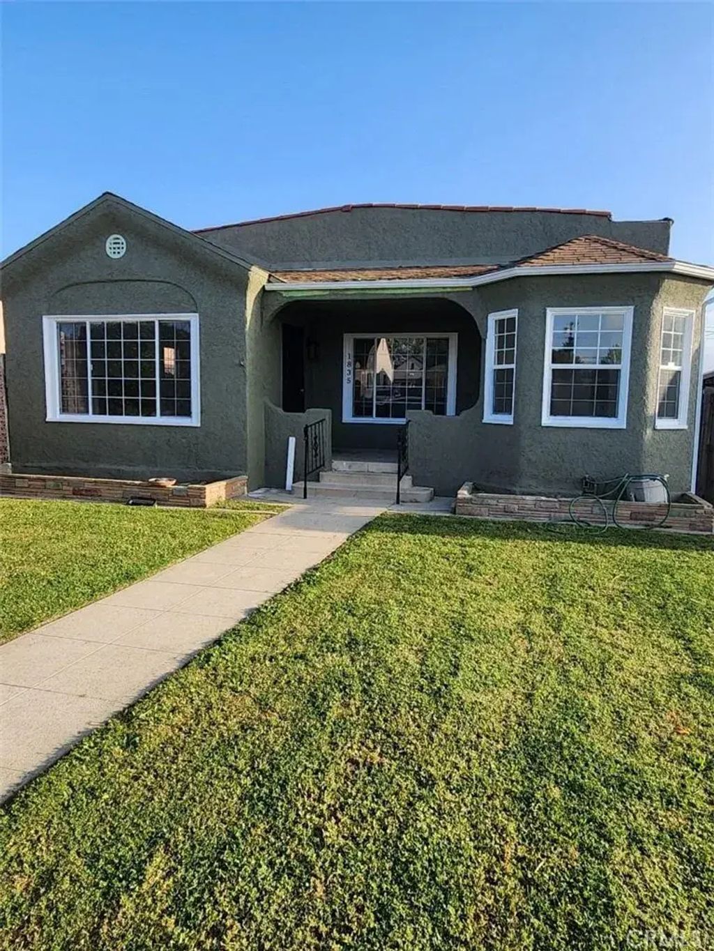 1835 W 82nd Street, Los Angeles