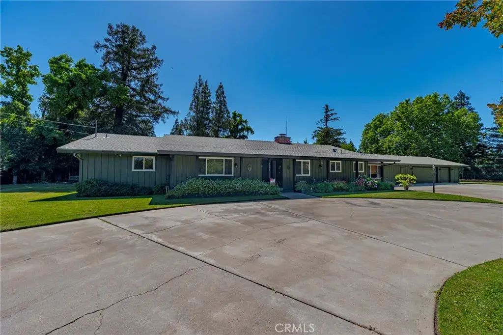 6090 Country Club Pl, Merced