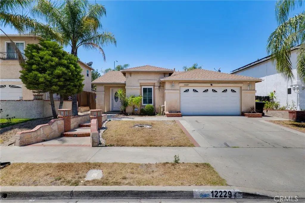 12229 Canyon Hill, Sylmar