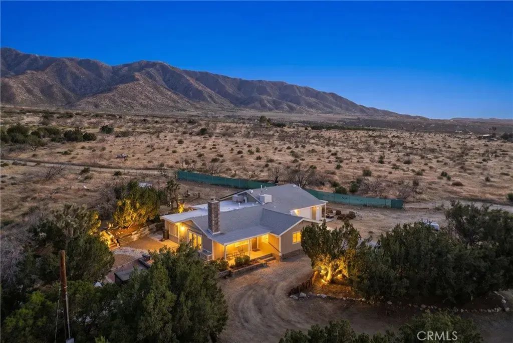 29125 Devils Punch Bowl Road, Pearblossom