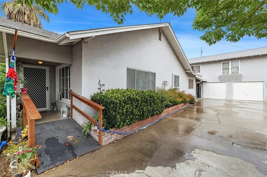 748 N East, Reedley