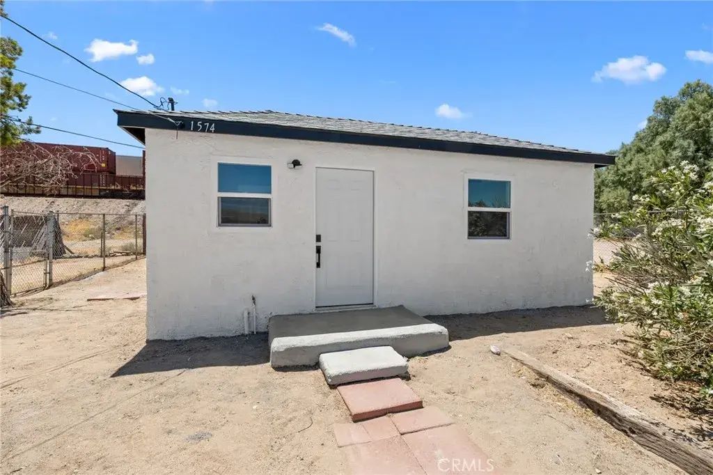 1574 Riverside, Barstow