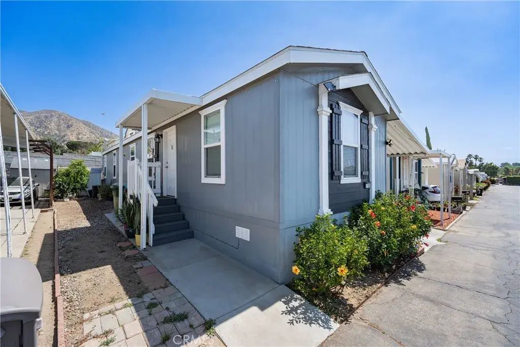 16079 Yarnell St B20, Sylmar
