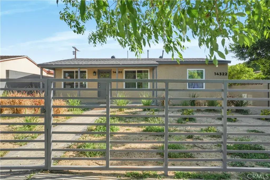 14320 Osborne, Panorama City