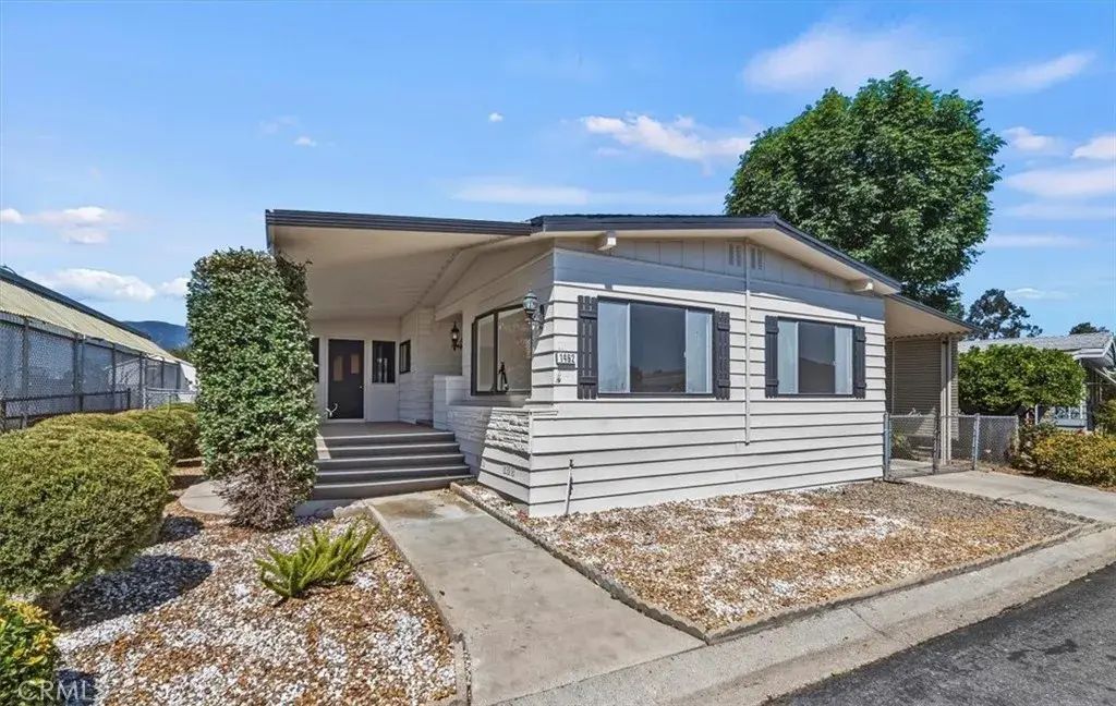 1462 Rainbrook Way, Corona