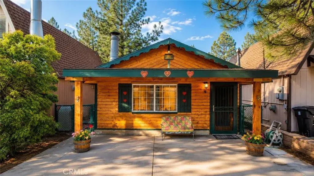 601 San Bernardino, Sugarloaf