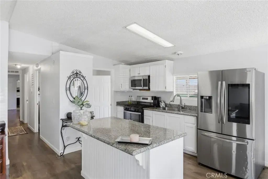 25114 Avenida Valencia, Homeland