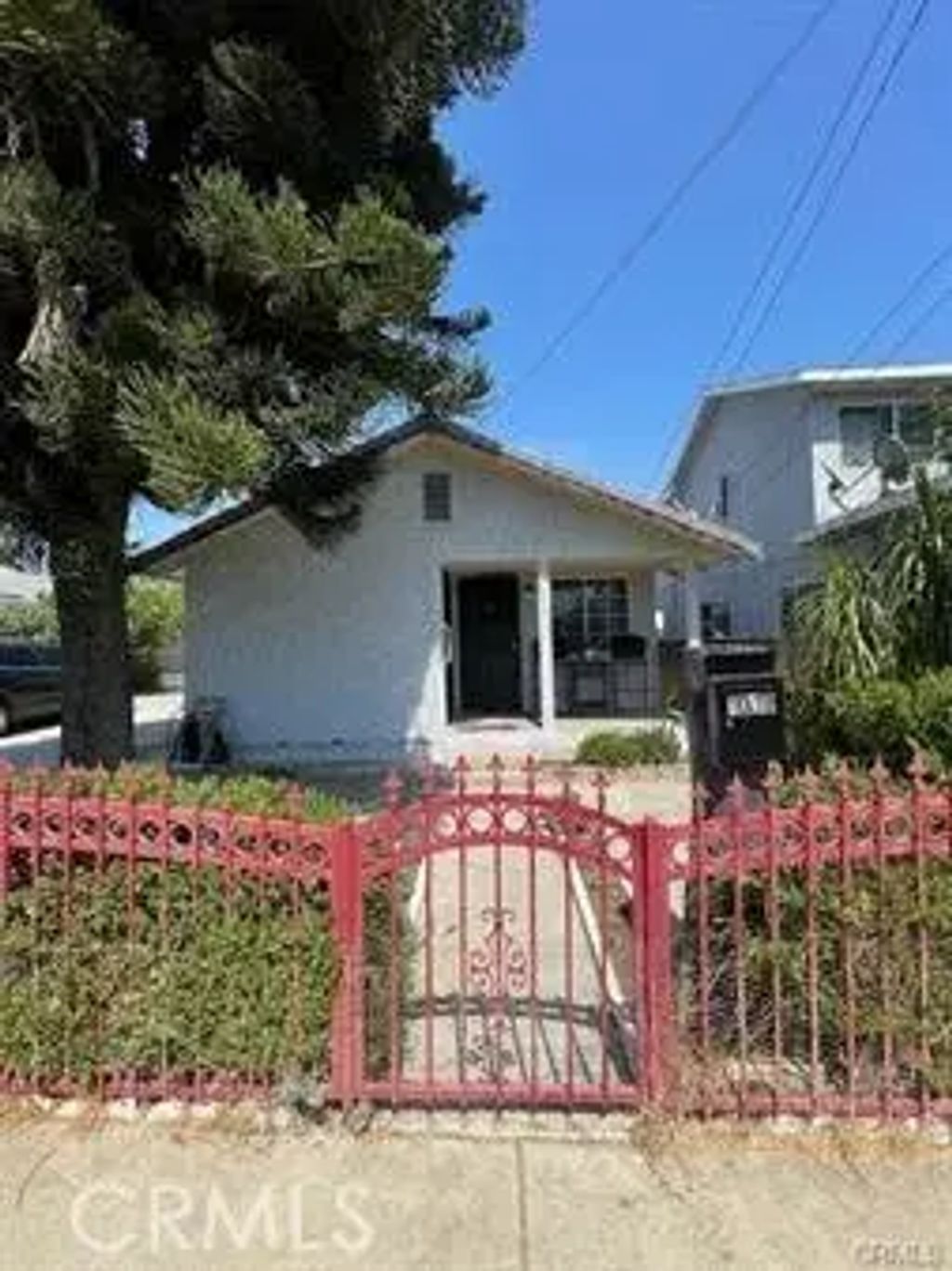 1319 Hollister, San Fernando