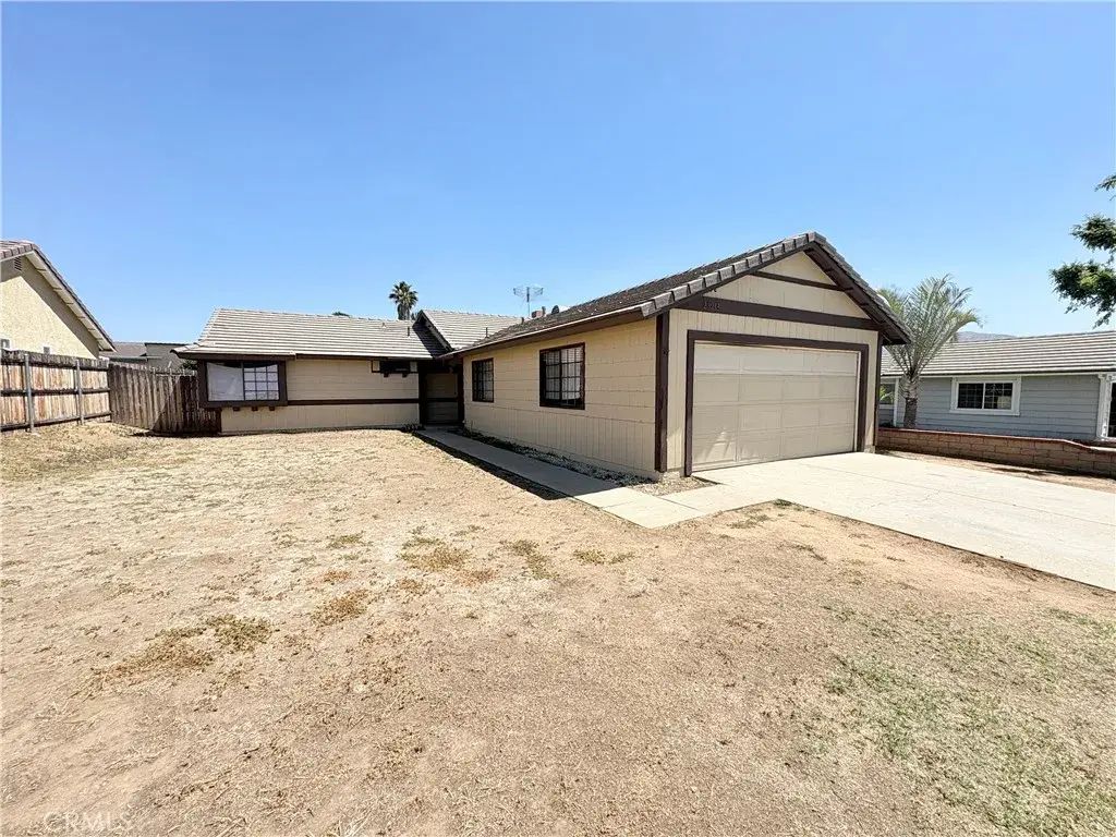 23214 Sonnet, Moreno Valley