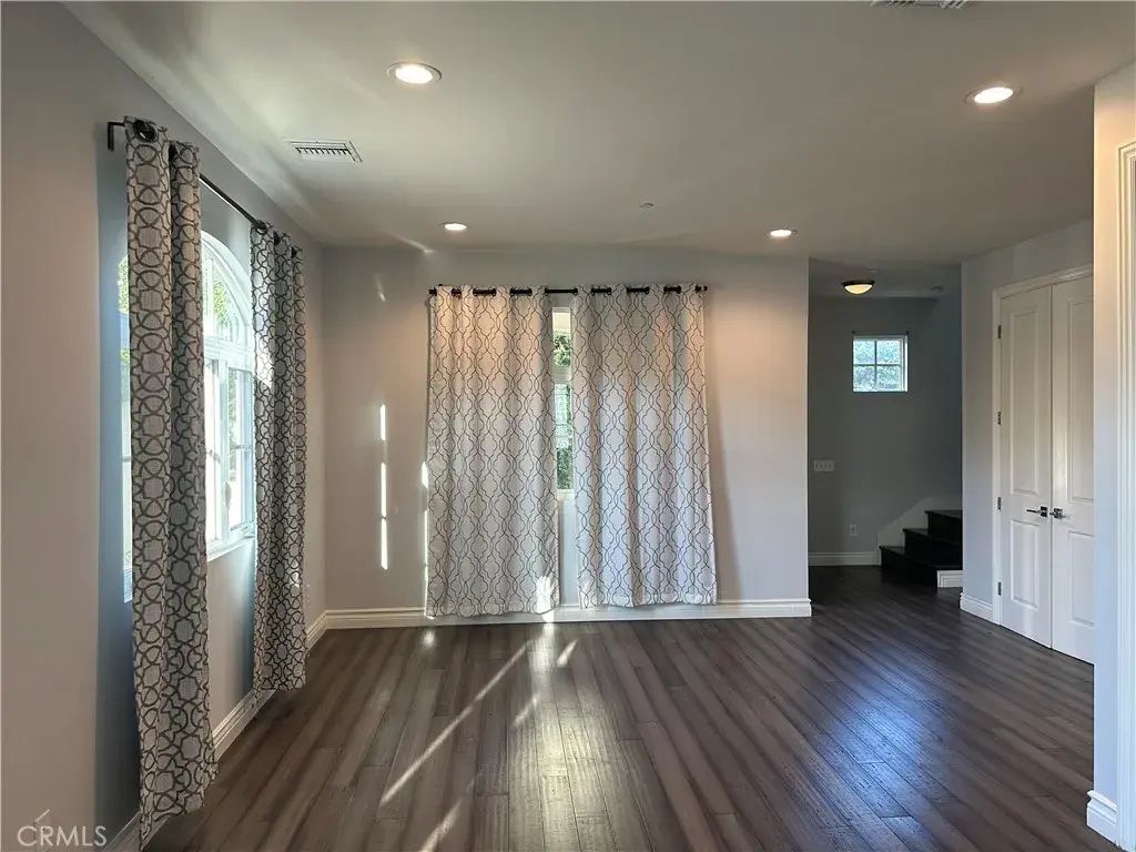 683 N 1st Avenue D, Arcadia