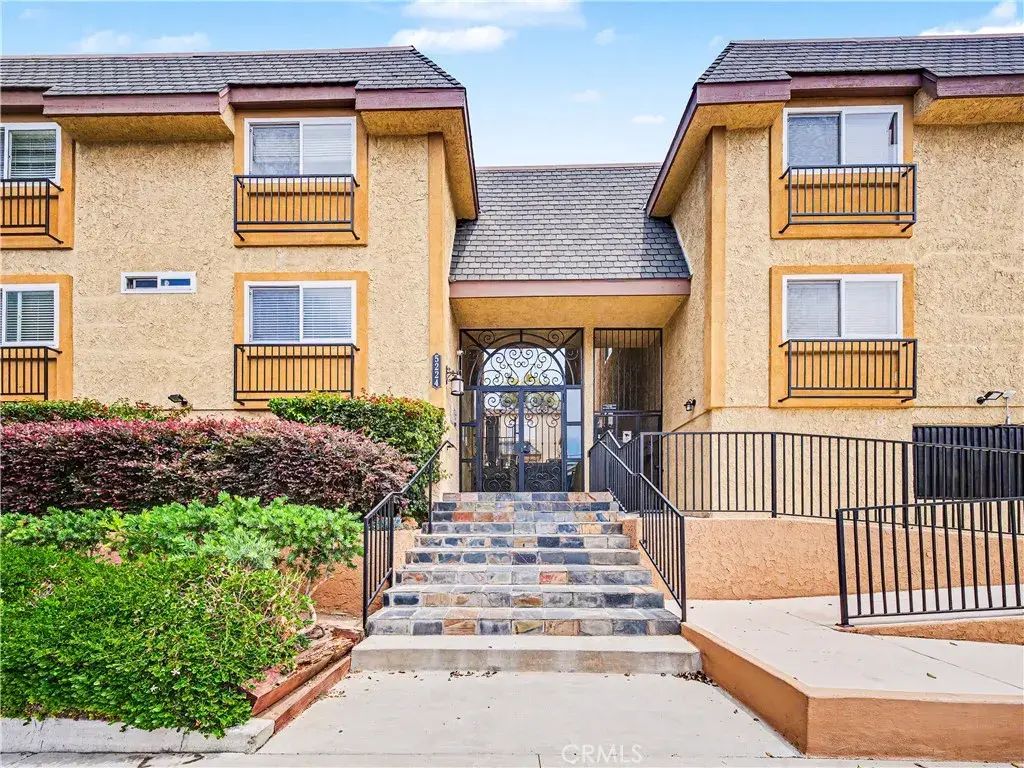 5224 Denny 205, North Hollywood