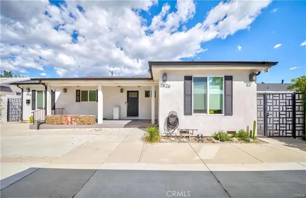 7426 Leescott Avenue, Lake Balboa
