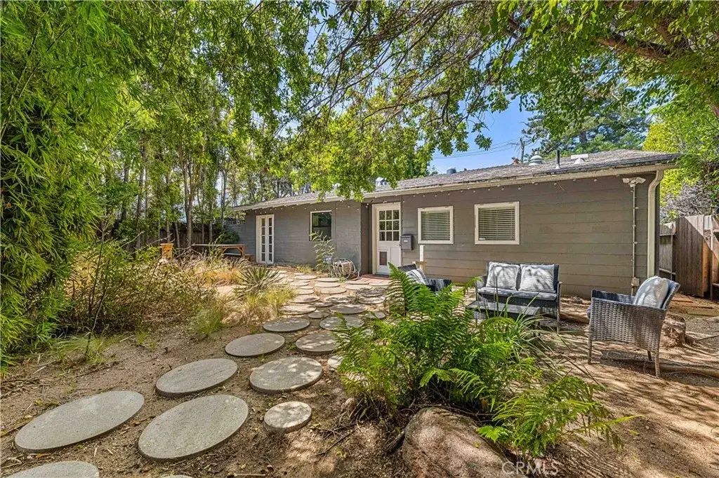2361 Pelham, Los Angeles