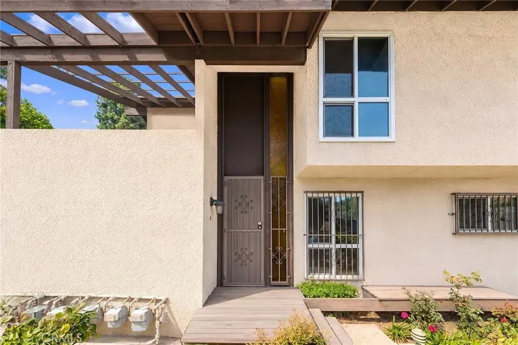 273 Casuda Canyon E, Monterey Park