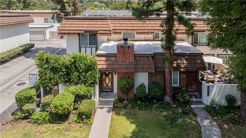 22170 James Alan Circle 1, Chatsworth