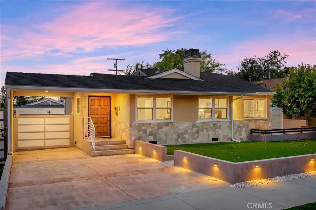 2040 W Kenneth Road, Glendale