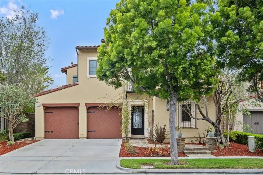 25 Tall Hedge, Irvine