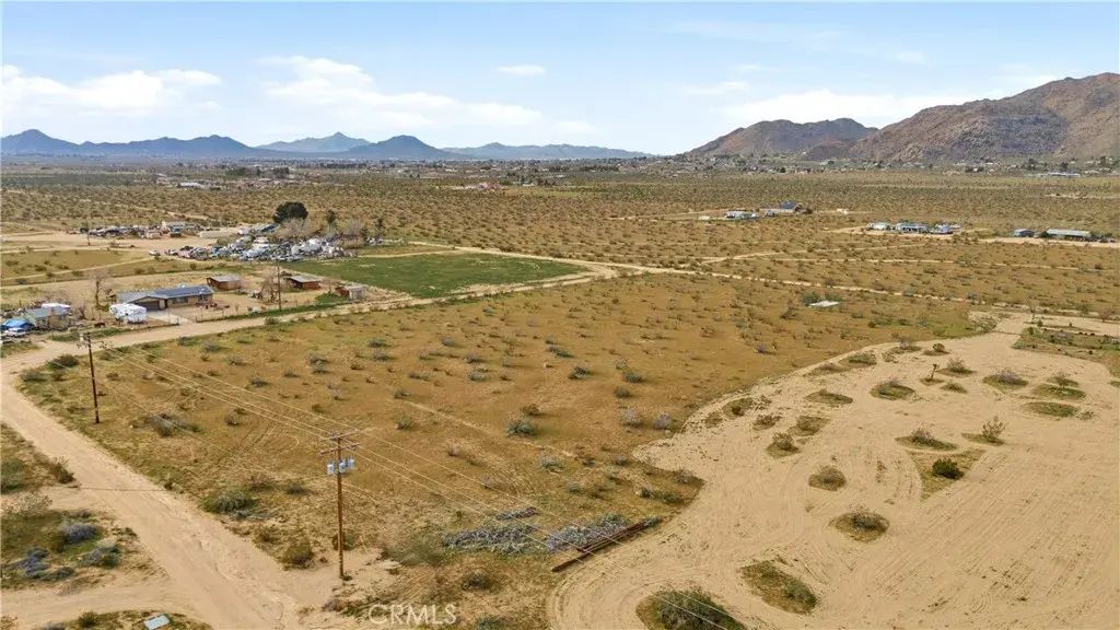Thunderbird Rd 0436-192-84, Apple Valley