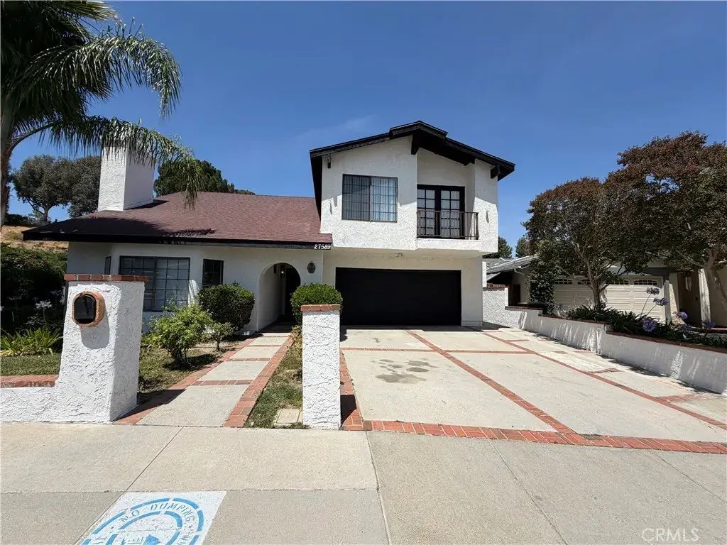 27589 Elder View Drive, Valencia