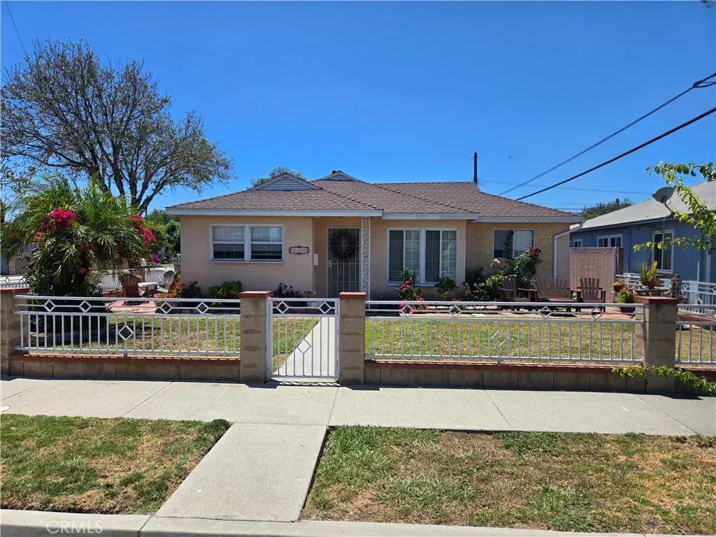 9158 Olive, Bellflower