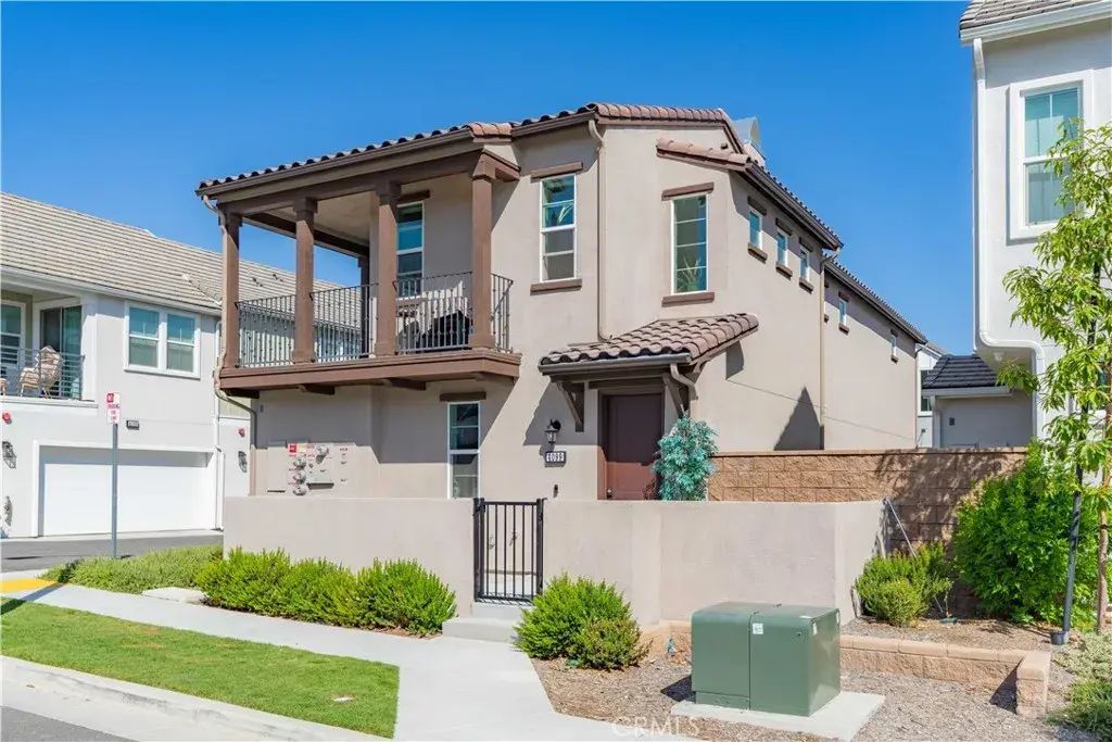 4099 Summer, Corona