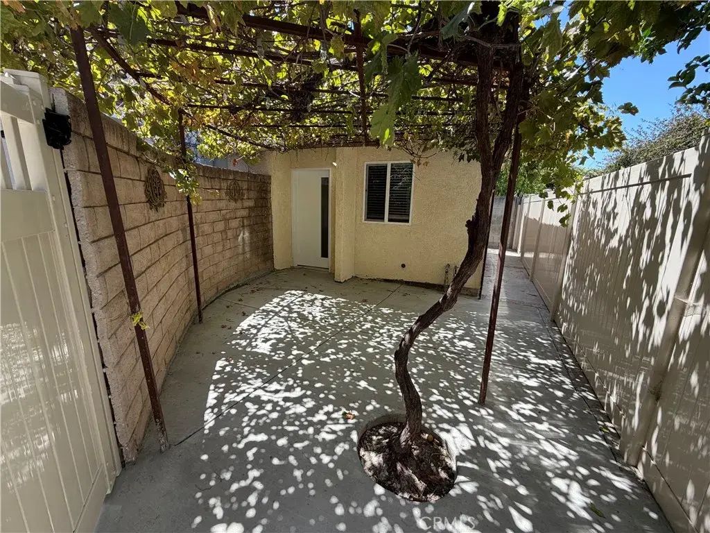 7818 Amestoy Avenue 1/2, Lake Balboa