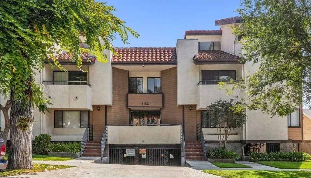 1132 Elm 211, Glendale